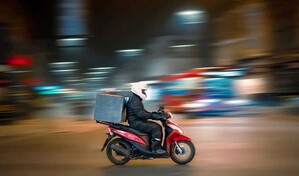 Repartidores de comida en Nueva York piden leyes que los protejan tras muerte de compañero