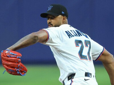 Sandy Alcántara domina en el día inaugural y guía triunfo de Marlins