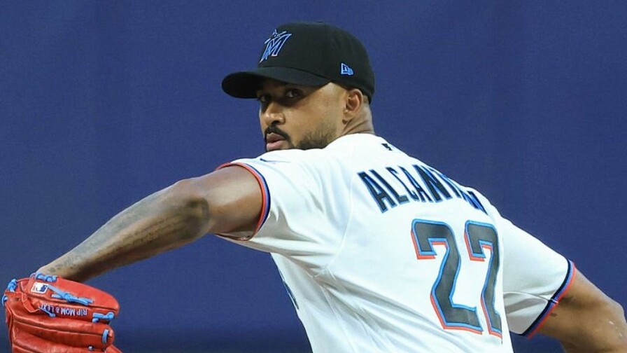 Sandy Alc&aacute;ntara domina en el d&iacute;a inaugural y gu&iacute;a triunfo de Marlins sobre Rockies