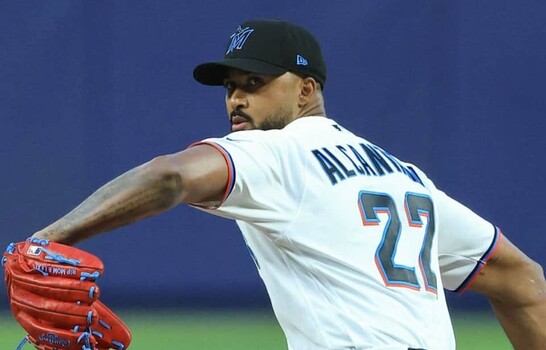 Sandy Alc&aacute;ntara va al bullpen de Miami