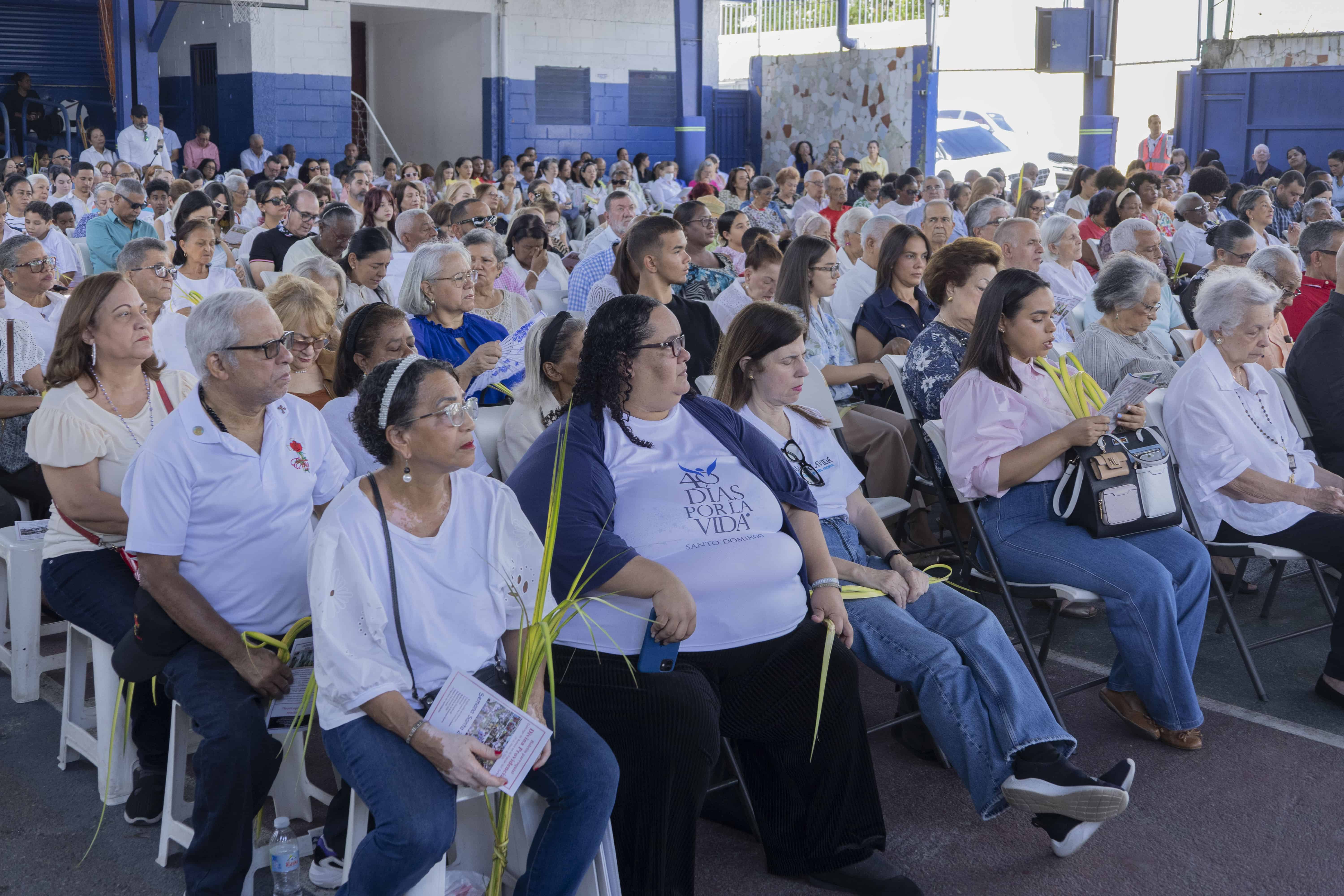 Feligreses de la parroquia Divina Providencia.