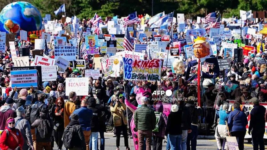Manifestaciones anti-Trump recorren Estados Unidos y traspasan fronteras