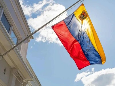 Venezuela recupera sus sedes diplomáticas en EE. UU. para migra