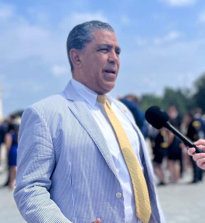 Adriano Espaillat anuncia entrega de fondos federales para proyectos comunitarios en Nueva York Adriano Espaillat anuncia entrega de fondos federales para proyectos comunitarios en Nueva York