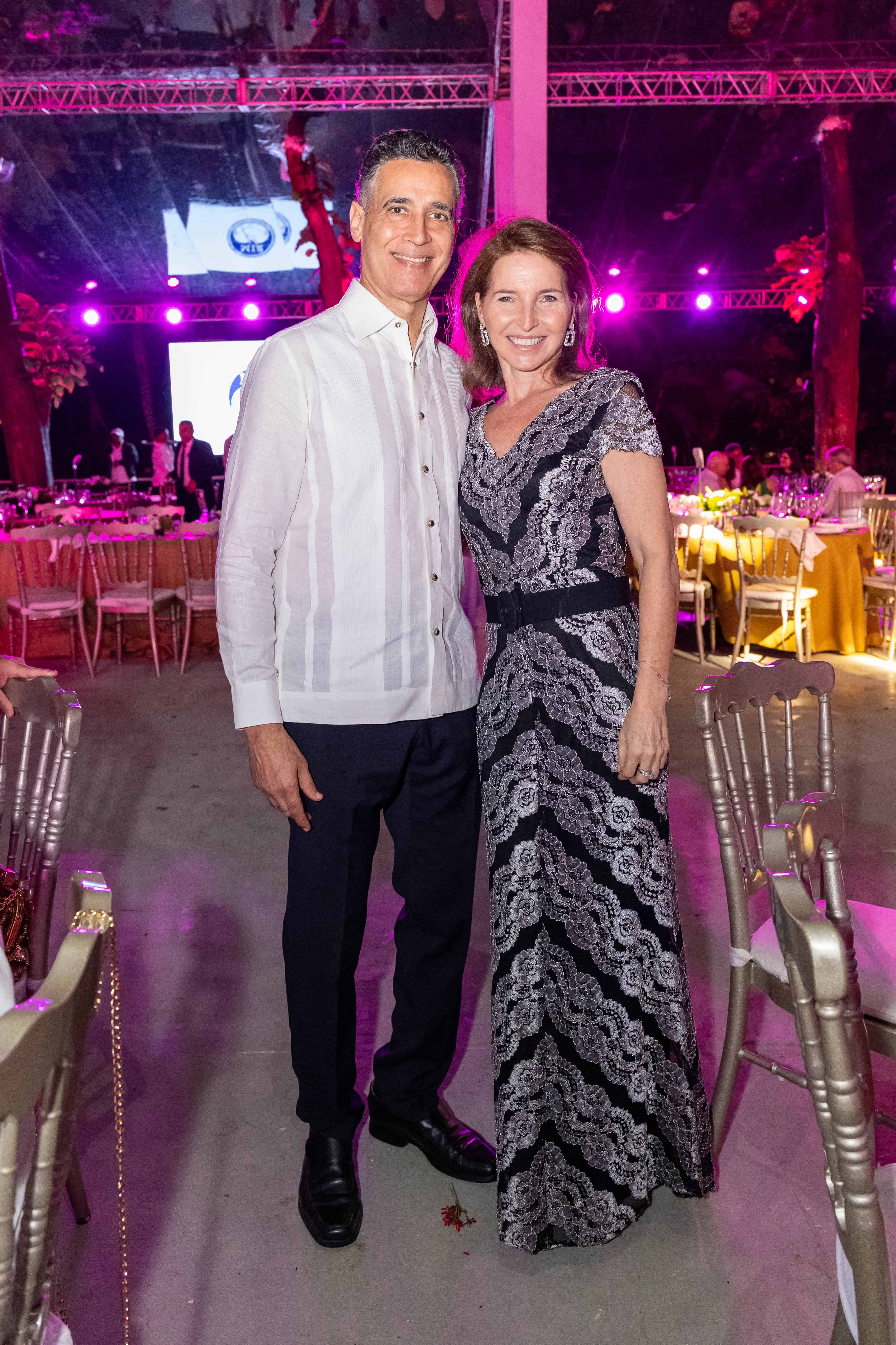 Andres Pichardo y Thea VanderWerf.