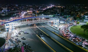 Obras P&uacute;blicas inicia el desmonte del peatonal del kil&oacute;metro 9; se registra tap&oacute;n