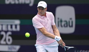 Jannik Sinner vuelve a ganar e iguala a Pete Sampras