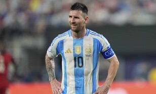 Con dolor en el alma, Messi cierra su era con la selecci&oacute;n argentina