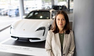 Elizabeth Sol&iacute;s: "Conducir un Porsche es vivir la marca, no solo tener un auto"