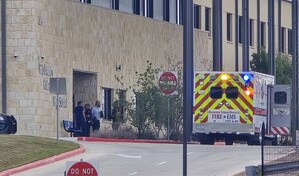 Estudiante hiere a maestra en escuela de Texas y se dispara
