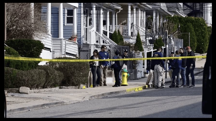 Hallan artefacto explosivo en zona residencial de NY; investigan a dos personas de interés