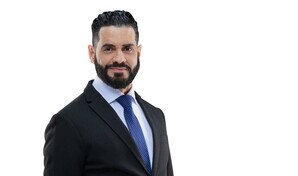 Elvis Samuel M&eacute;ndez Compiano presenta la novela "Cuando los genes gritan, nacen los centauros"