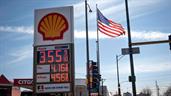 EE. UU. considera suspender impuesto a la gasolina ante alza de precios por guerra con Ir&aacute;n