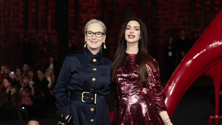 Meryl Streep y Anne Hathaway deslumbran en estreno de The Devil Wears Prada en M&eacute;xico