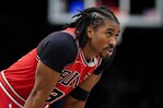 Los Chicago Bulls despiden a jugador tras comentarios anti-LGBTQ