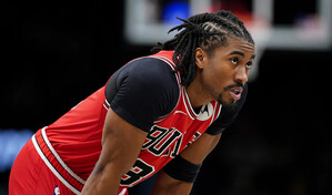 Los Chicago Bulls despiden a jugador tras comentarios anti-LGBTQ