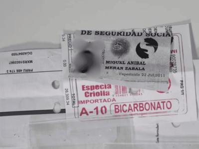 Bicarbonato en colmados revela documentos personales