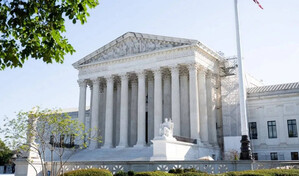 Corte Suprema de EE. UU. examina el derecho a la ciudadanía por nacimiento