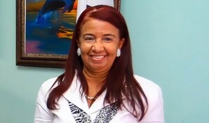 Abinader pensiona con RD$90,000 a exdirectora del Acuario tras escándalo de irregularidades