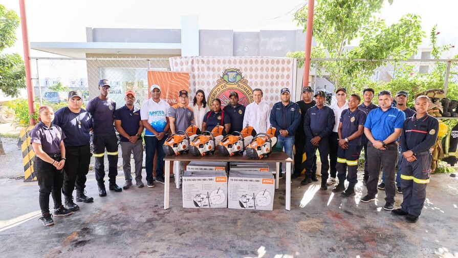 Cuerpo de Bomberos del corredor Este recibe donaci&oacute;n de equipos de rescate de United Petroleum