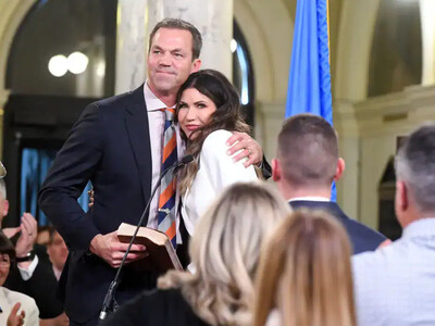 Escándalo de Kristi Noem: esposo lleva doble vida y se viste de mujer