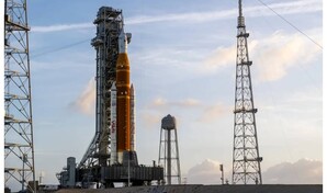 Trump presume y celebra el lanzamiento del cohete Artemis II hacia la &oacute;rbita lunar