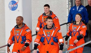 Astronautas ya est&aacute;n a bordo del cohete para hist&oacute;rico lanzamiento a la Luna de Artemis II