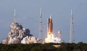 La misión Artemis II alcanza la órbita de la Tierra y emprende su viaje a la Luna