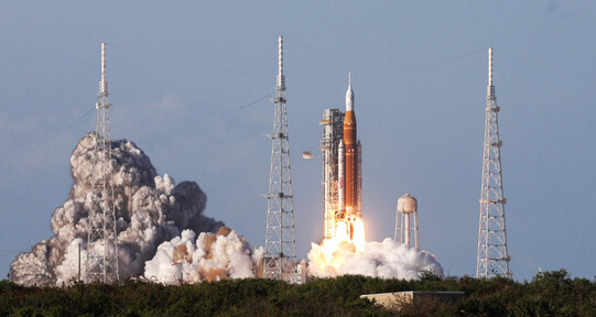 &iquest;Por qu&eacute; tripulantes humanos no han tocado la Luna en 50 a&ntilde;os? Por costos y falta de competencia