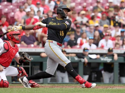 Oneil Cruz regresa desde la lista de lesinados