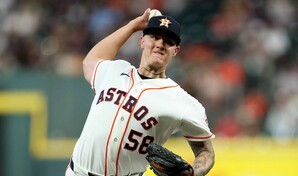 El lanzador Hunter Brown es colocado en lista de lesionados por un esguince en el hombro derecho