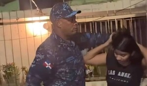 Apresan al coronel Fausto Madé captado en un video mientras agrede a una mujer en Los Mina