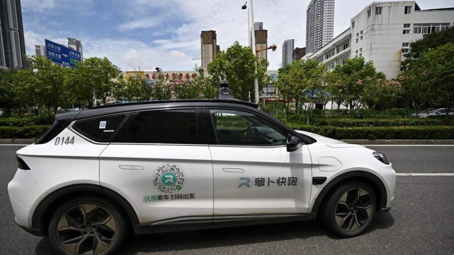 Robotaxis chinos se quedan varados por aparente fallo técnico, dice la policía