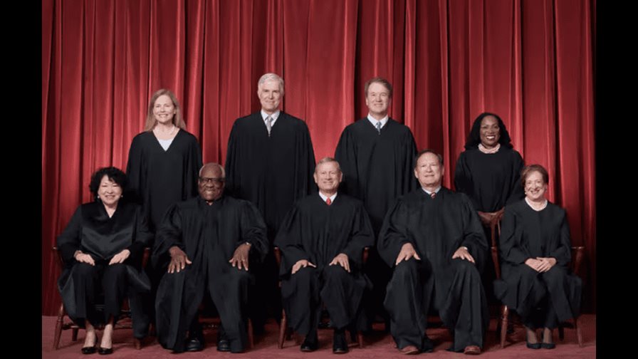 Trump acude al debate del Supremo sobre legalidad para limitar la ciudadanía por nacimiento