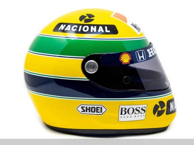 Un coleccionista de la Fórmula Uno se queda con casco de Senna