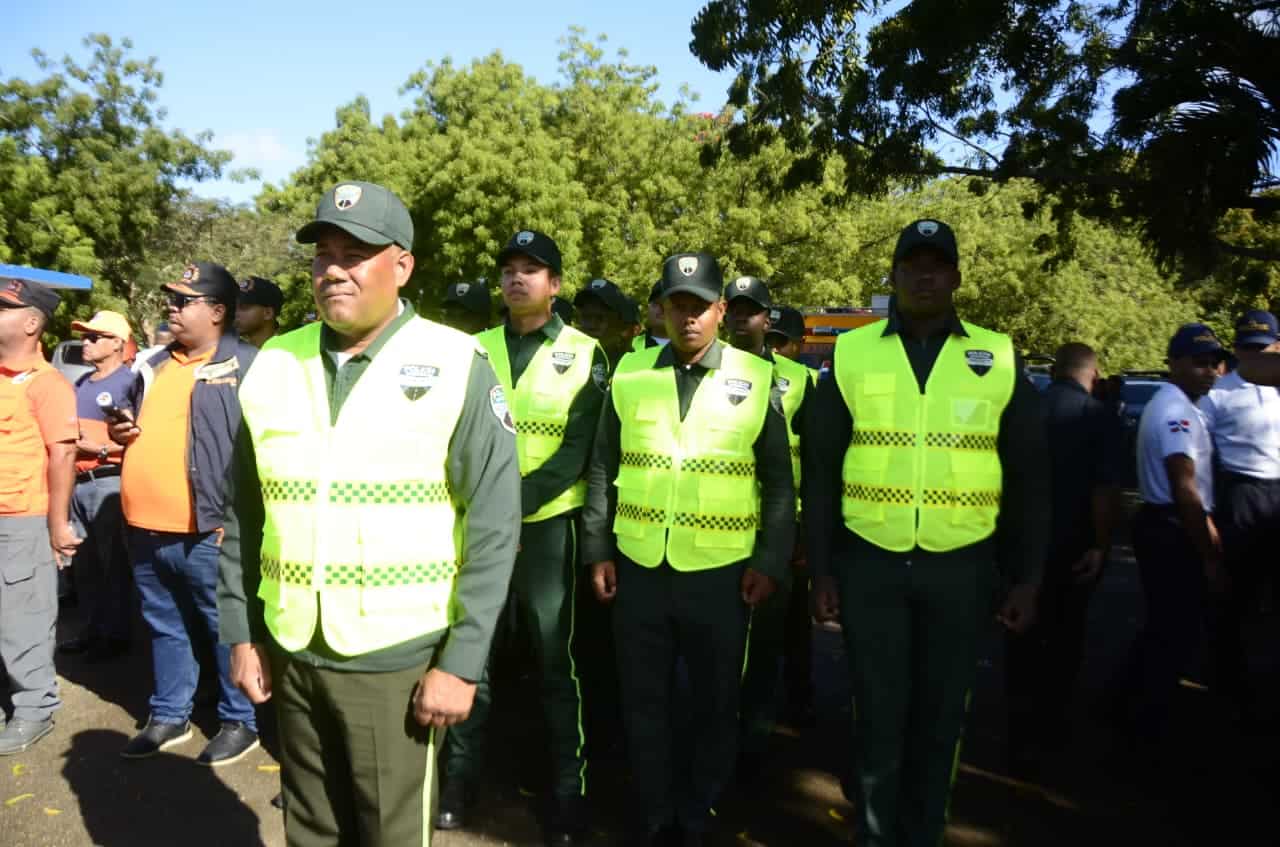 Agentes de la Digesett que ser&aacute;n desplegados en Santiago como parte del operativo "Proteger y Servir Semana Santa 2026".