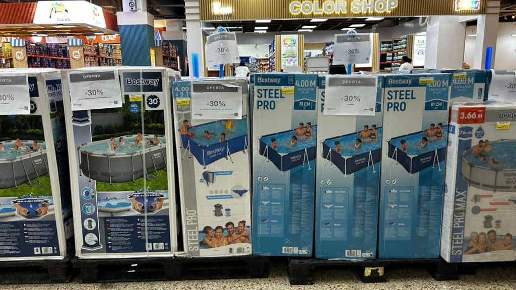 Piscinas en ventas en los diferentes supermercados de Santo Domingo.