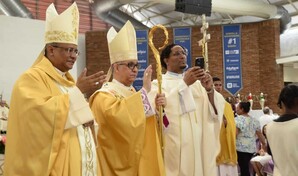 Arzobispo de Santiago llama a sacerdotes a renovar su vocaci&oacute;n y advierte sobre retos del ministerio