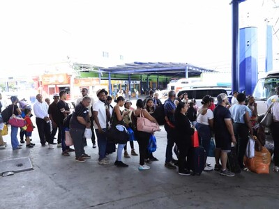 Cientos viajan al interior para disfrutar de la Semana Santa