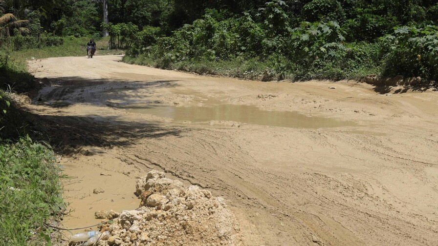 Pobladores de El Naranjo exigen a Obras Públicas la reparación de su carretera