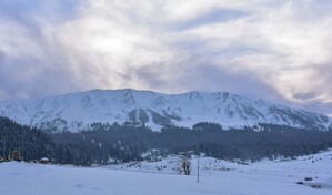Autoridades de Nepal destapan red que simulaba rescates en el Everest para cobrar seguros