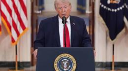 Trump genera pol&eacute;mica al bromear con que lo llaman "rey" y permitir comparaci&oacute;n con Jesucristo