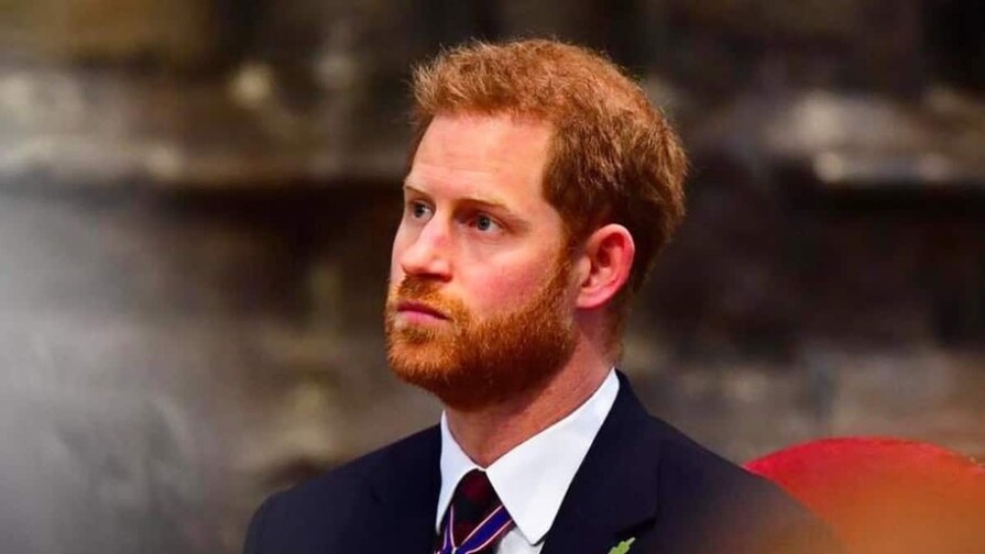 Salen a la luz mensajes del príncipe Harry coqueteando con periodista encubierta