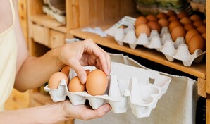 Precios de los huevos en EE. UU. caen hasta 60 % tras máximos históricos del año pasado