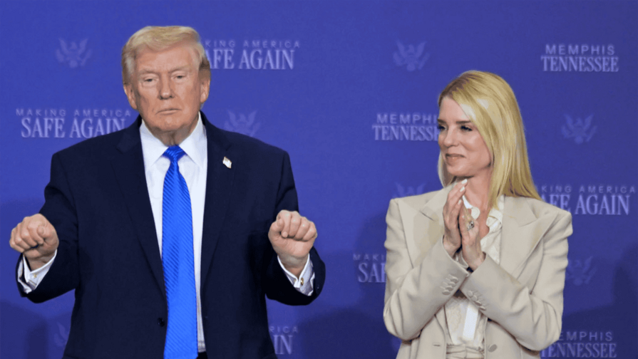 Trump destituye a la fiscal general, Pam Bondi