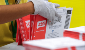 Demandan a la Administraci&oacute;n de Trump por orden ejecutiva que limita el voto por correo