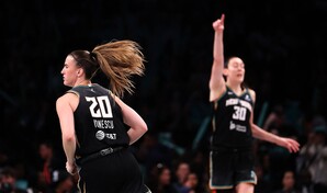 Breanna Stewart y Sabrina Ionescu anuncian que renovarán con las Liberty