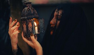 "Catholic-core": la est&eacute;tica de Semana Santa domina a la generaci&oacute;n Z