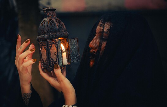 "Catholic-core": la est&eacute;tica de Semana Santa domina a la generaci&oacute;n Z