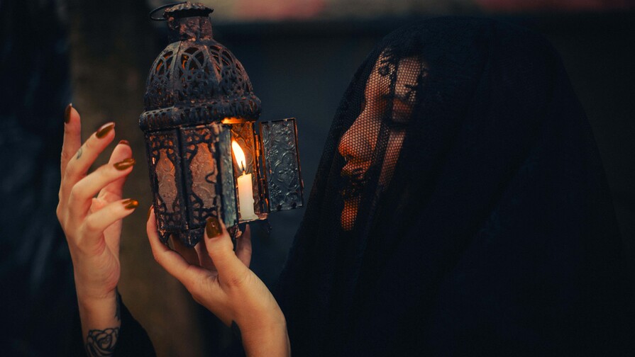 "Catholic-core": la est&eacute;tica de Semana Santa domina a la generaci&oacute;n Z